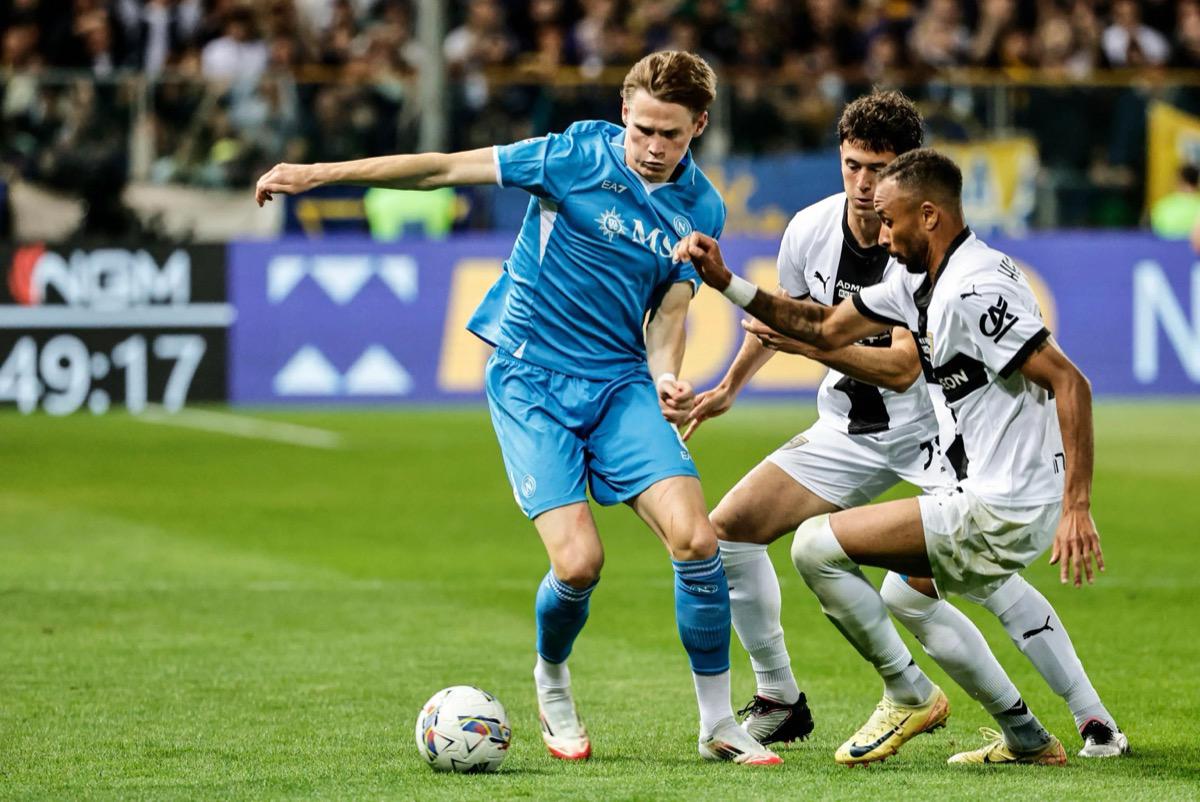 麦克托米奈独木难支：扳平帕尔马后积分仍差9分，卫冕成谜